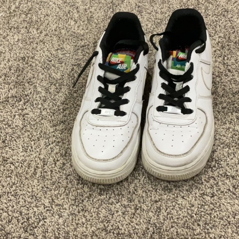Nike Air Force 1 peace love swoosh